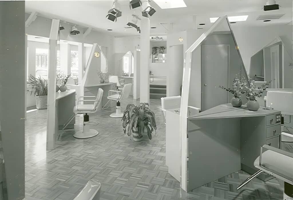Vidal Sassoon社退社